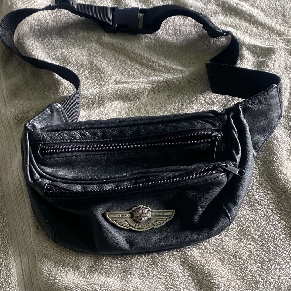 Harley-Davidson Black Belt Bag with Glossy Finish